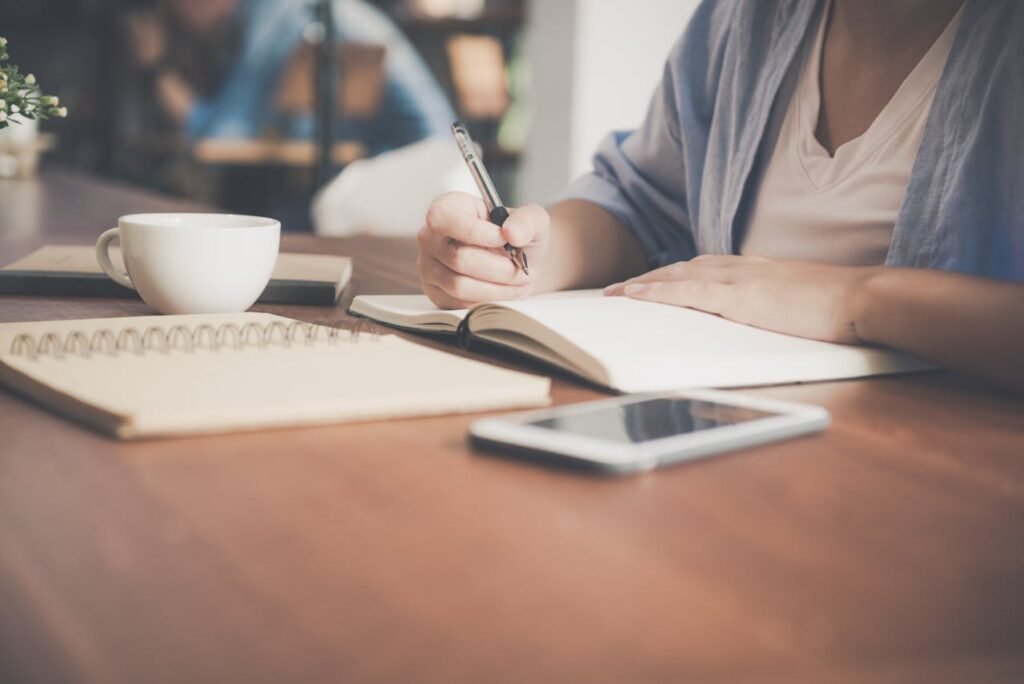 estrategias para terminar de escribir tu libro sin abandonar